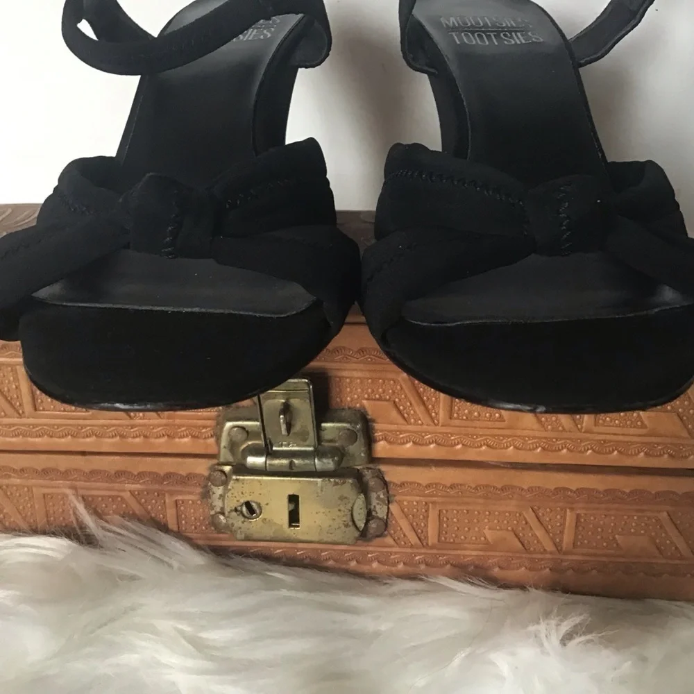 Mootsies Tootsies black fabric upper open toe knotted wedge slingback sandal S 7